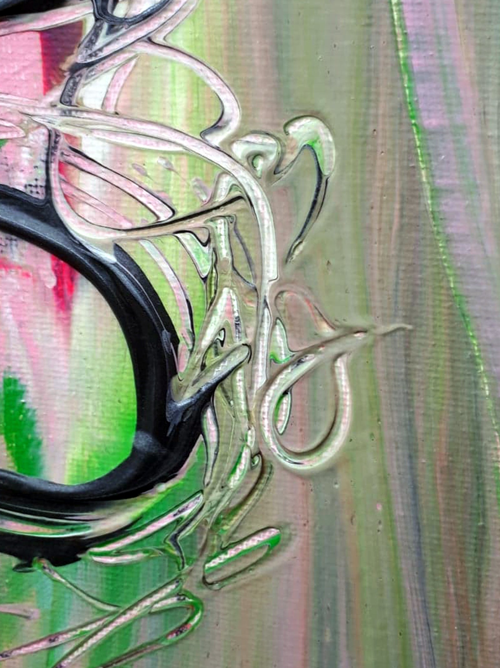 Detail of the abstract painting Louna (2019) by Audrey Néron, featuring fluid layers of green, pink, and lavender with gestural raised lines and glossy textures.